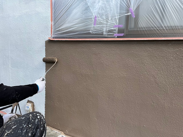 韮崎市　外壁塗装　中塗り